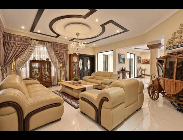 6 BEDROOM HOUSE FOR SALE IN MEYERSDAL ECO ESTATE